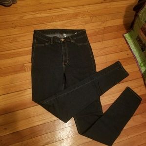 High waisted dark blue jeans